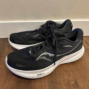 Saucony Women’s Ride 15 Running Shoe in Black Size 10